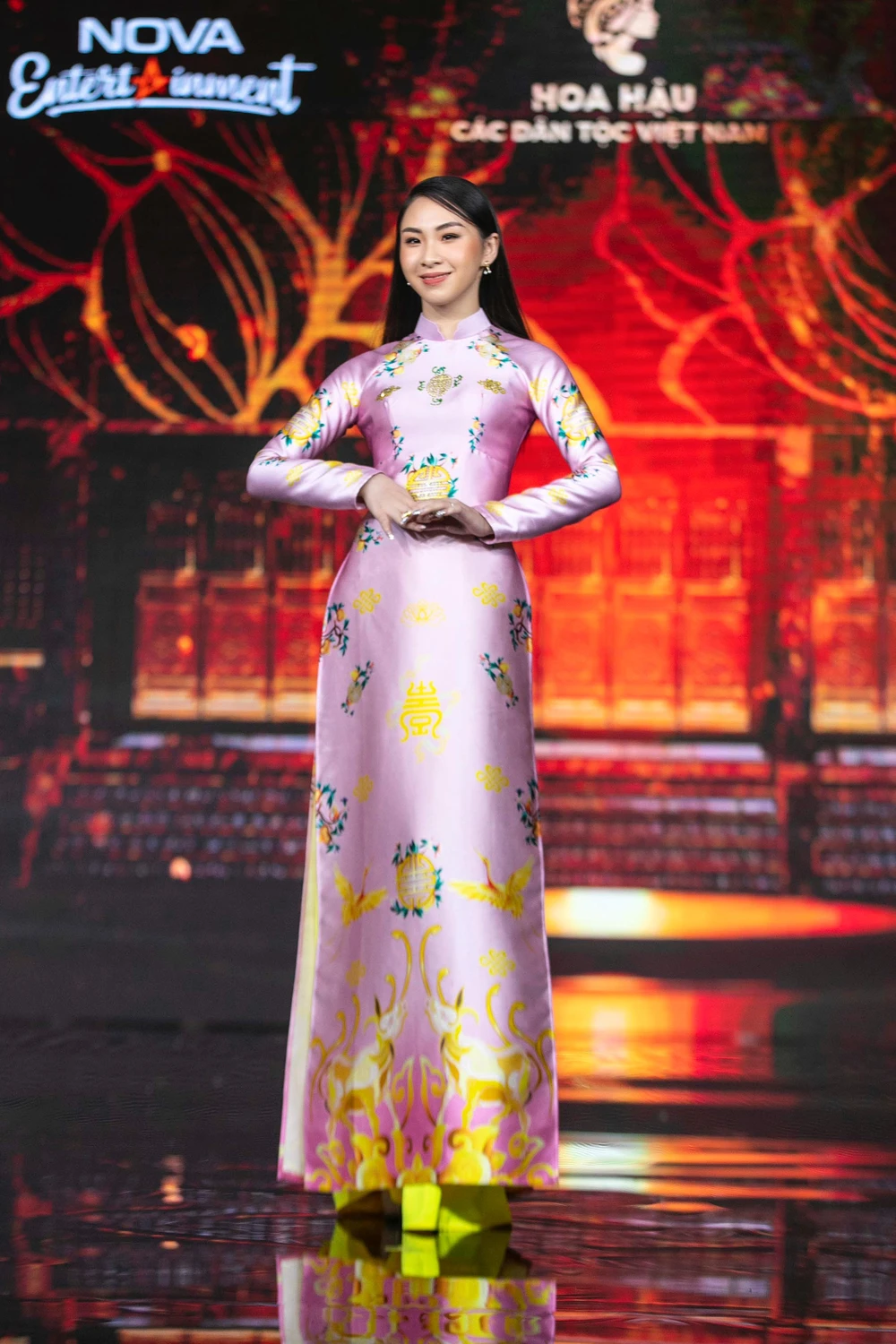 Đào Phương Quỳnh cô gái dân tộc Tày từng đăng quang Hoa khôi nữ sinh tài năng duyên dáng tỉnh Tuyên Quang 2019. Theo hồ sơ, Phương Quỳnh là Thủ khoa đầu vào của Học viện Toà án năm 2021.