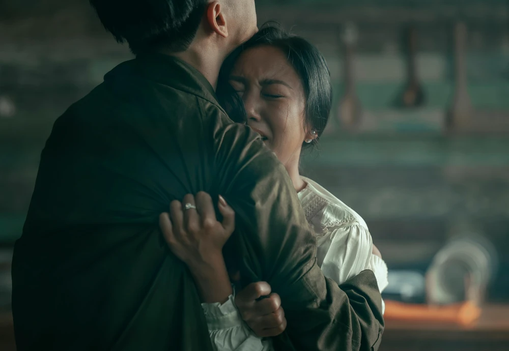 Văn Mai Hương trong MV: '‘Một ngàn nỗi đau’. Ảnh: NTT