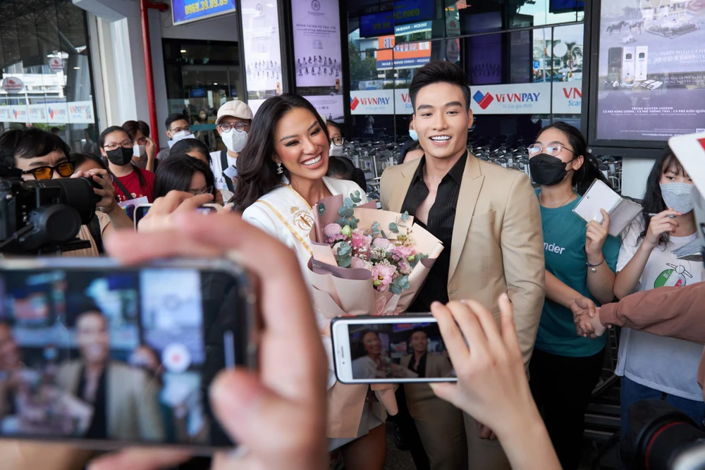 Bùi Xuân Đạt- quán quân Người mẫu thể hình Việt Nam và Á hậu Kim Duyên