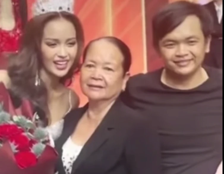 Xúc động 6 năm một chiếc áo của mẹ Hoa hậu Ngọc Châu. Ảnh chụp màn hình