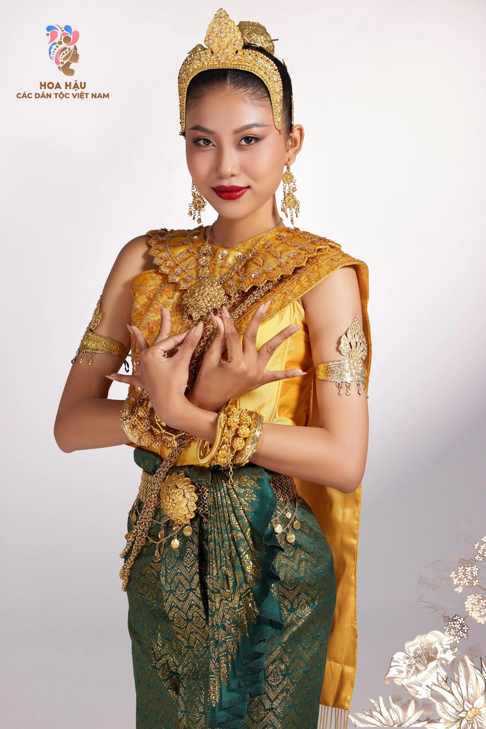 Thạch Thị Thu Thảo trong trang phục Khơ-Me. Thu Thảo từng đăng quang Hoa khôi Đại học Nam Cần Thơ