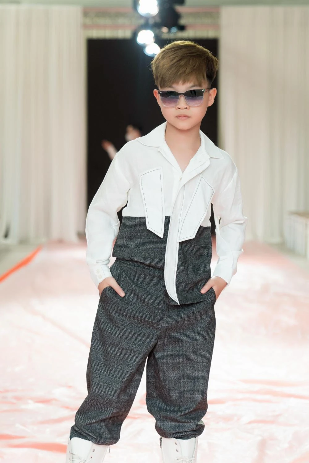 Bất ngờ về thân thế của siêu mẫu nhí Phong Thiên ảnh 4