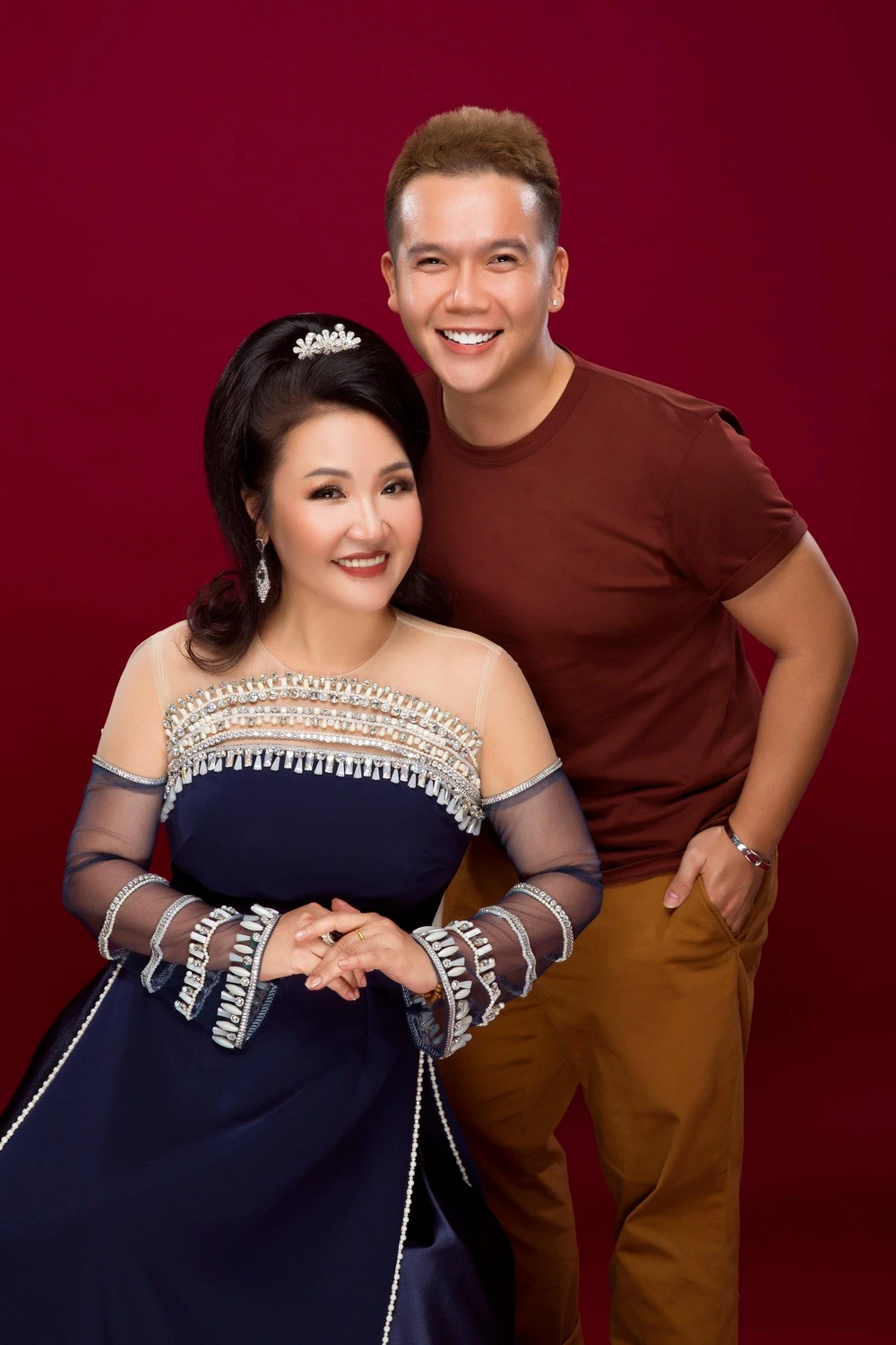 Nghệ sĩ Ngân Quỳnh và NTK Minh Châu Nghệ sĩ Ngân Quỳnh và NTK Minh Châu