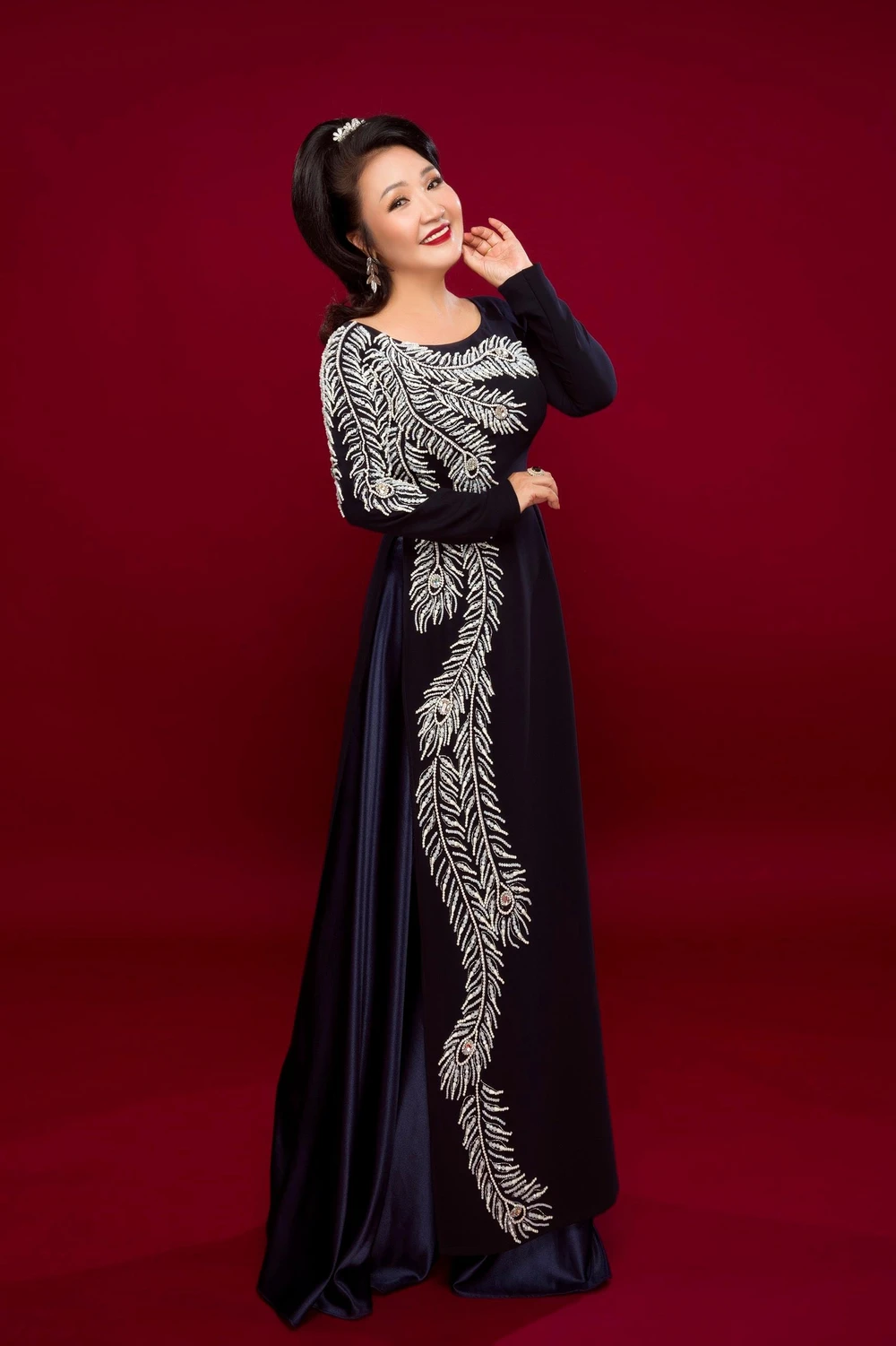 Ngoài sự nghiệp nghệ thuật, nữ nghệ sĩ Ngân Quỳnh còn khiến nhiều người ngưỡng mộ bởi cuộc sống hôn nhân viên mãn bên ông xã Văn Chung Ngoài sự nghiệp nghệ thuật, nữ nghệ sĩ Ngân Quỳnh còn khiến nhiều người ngưỡng mộ bởi cuộc sống hôn nhân viên mãn bên ông xã Văn Chung