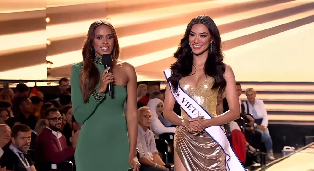 Kim Duyên trong vòng thi ứng xử Top 12