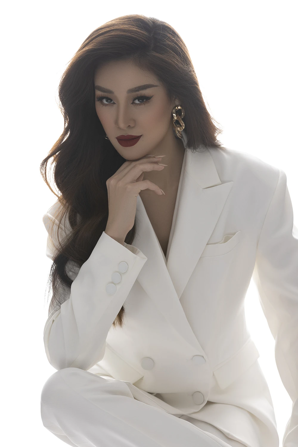 Kết thúc nhiệm kì Hoa hậu Hoàn vũ Việt Nam, Hoa hậu Khánh Vân chính thức thành lập công ty của riêng mình mang tên Khánh Vân Entertainment.