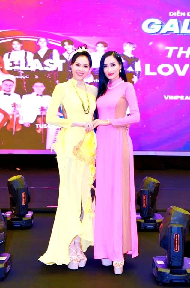 Những thiết kế nằm trong bộ sưu tập (BST) Sắc màu yêu thương của NTK Quỳnh Paris