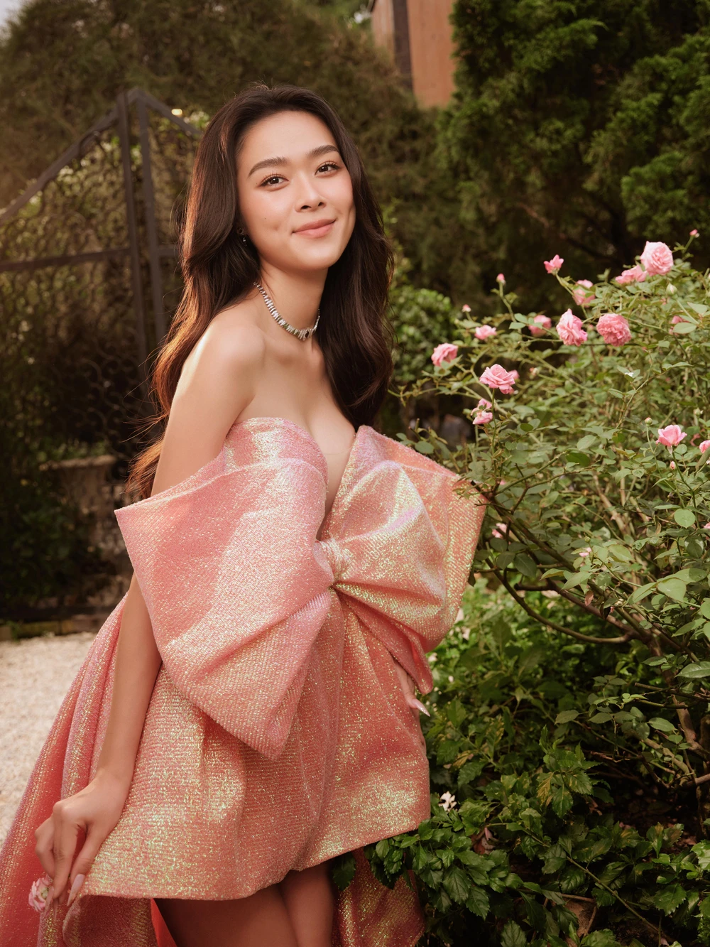 Diệp Bảo Ngọc hạnh phúc đón tuổi mới với những niềm vui mới. Nữ diễn viên nhận nhiều lời khen khi nhan sắc ngày càng thăng hạng