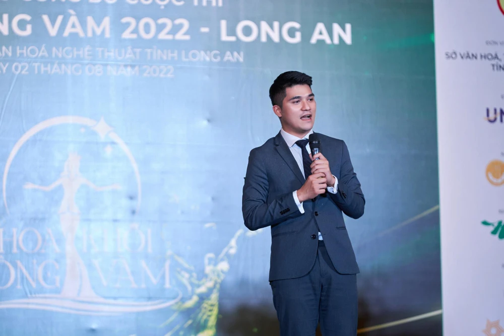 CEO Trần Việt Bảo Hoàng- Trưởng BTC cuộc thi Hoa khôi sông Vàm CEO Trần Việt Bảo Hoàng- Trưởng BTC cuộc thi Hoa khôi sông Vàm