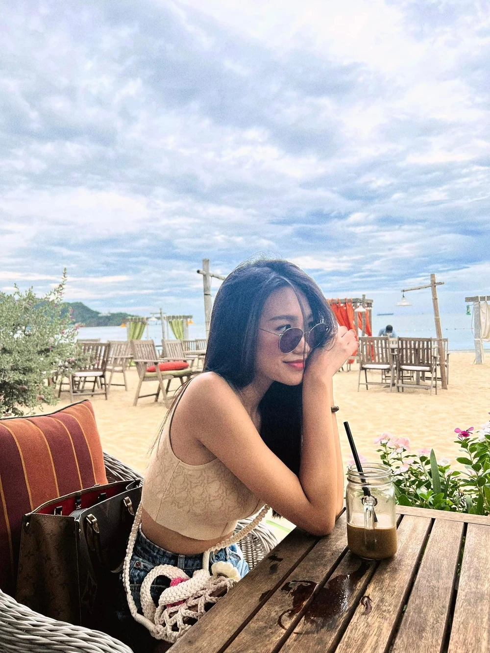 Hình ảnh đời thường của Doãn Hải My - bạn gái cầu thủ Văn Hậu