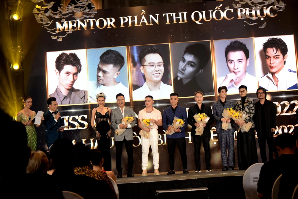 Dàn huấn luyện viên vòng thi quốc phục Miss Grand Vietnam. Ảnh: NGUYỄN TRÀ