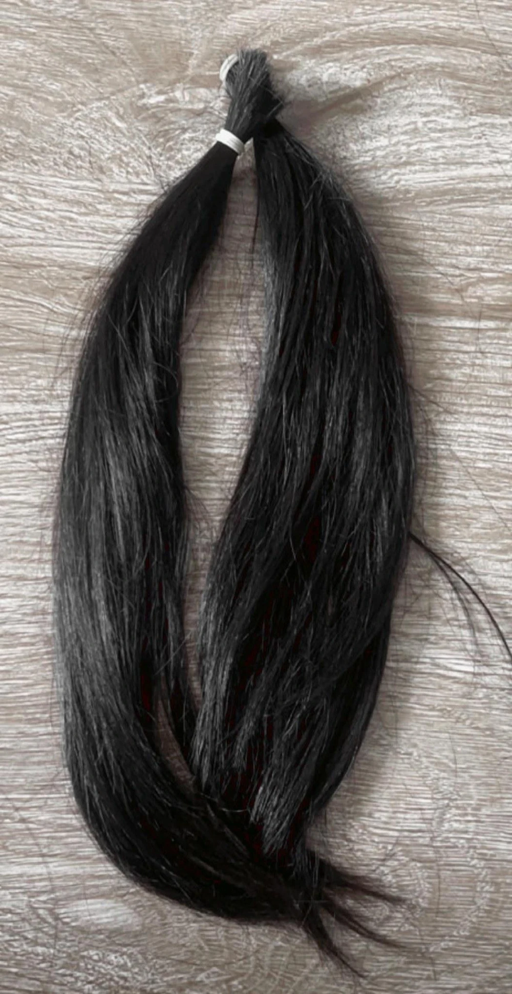 Thí sinh Miss Grand Vietnam cắt tóc để ủng hộ bệnh nhân ung thư vú