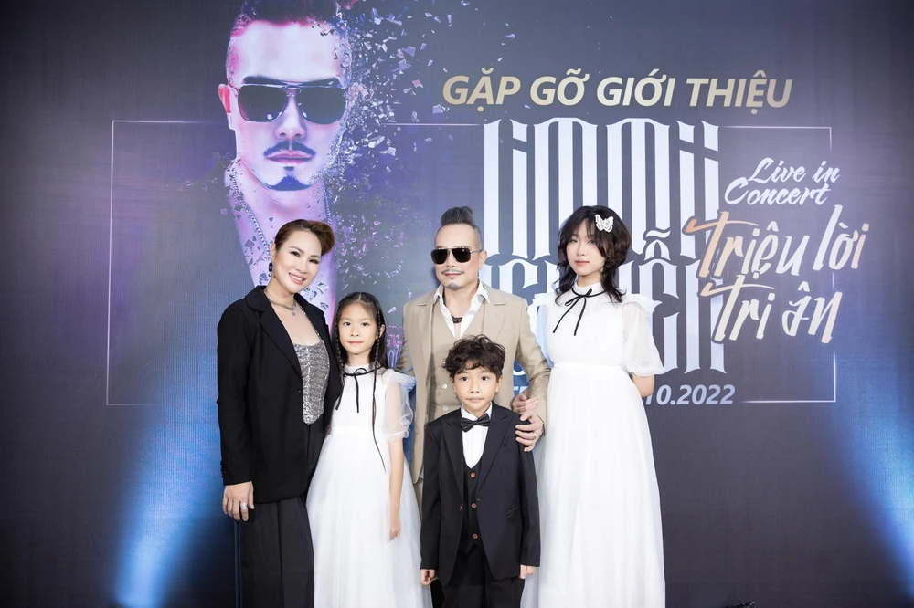 Jimmii Nguyễn và đêm nhạc 'Triệu lời tri ân' kỷ niệm 30 năm ca hát ảnh 7 Jimmii Nguyễn và đêm nhạc 'Triệu lời tri ân' kỷ niệm 30 năm ca hát ảnh 7