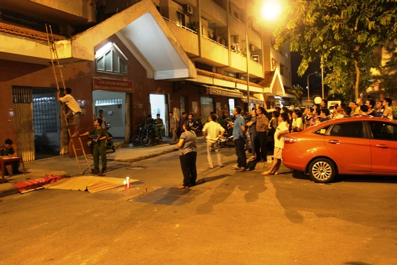 Cựu bác sĩ có tiền sử trầm cảm nhảy lầu tự tử ảnh 1