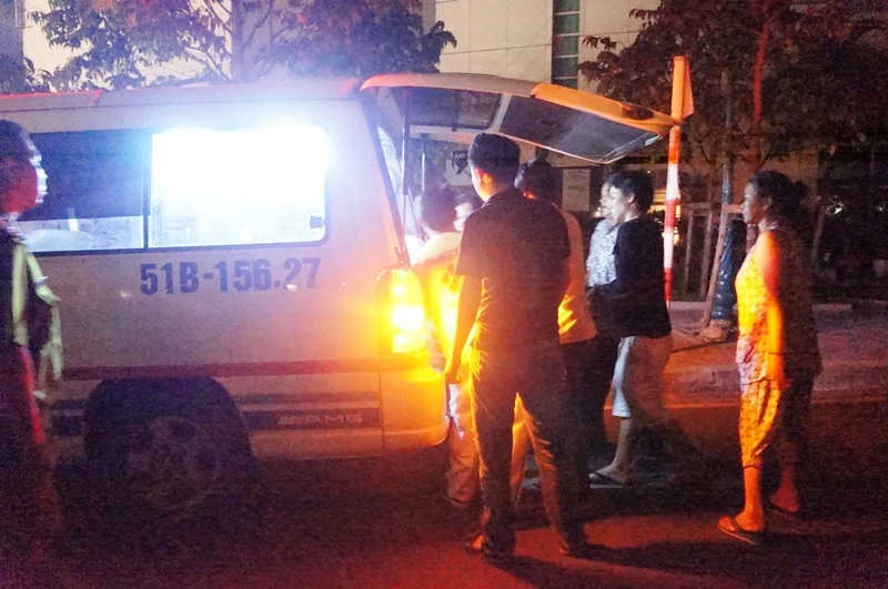 Một phụ nữ gieo mình xuống kênh Nhiêu Lộc trong đêm ảnh 1