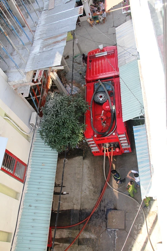 Cháy xưởng làm đồ mỹ nghệ ảnh 4