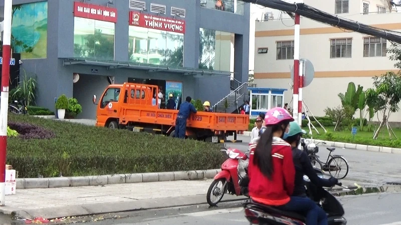 Cháy ở lầu 7 của cao ốc, cư dân hốt hoảng bỏ chạy ảnh 3