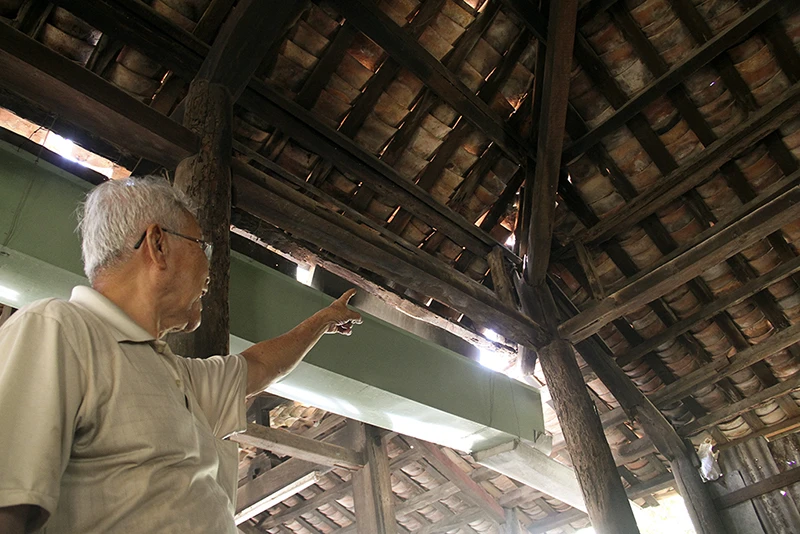 Chùm ảnh: Mối mọt tấn công ngôi đình trên 300 năm tuổi ảnh 6