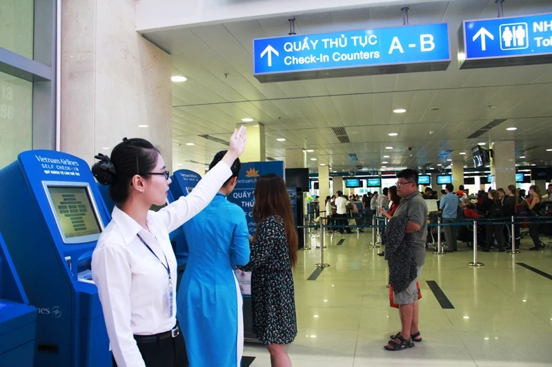 Cách hoàn thành sớm thủ tục ở sân bay Tân Sơn Nhất ảnh 1