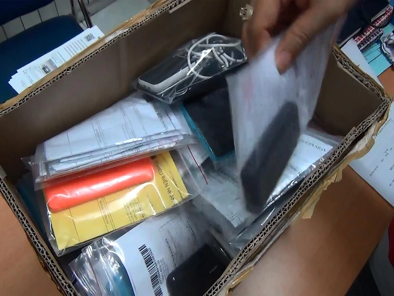 Tang vật bị công an phát hiện trong khách sạn gần hiện trường. 