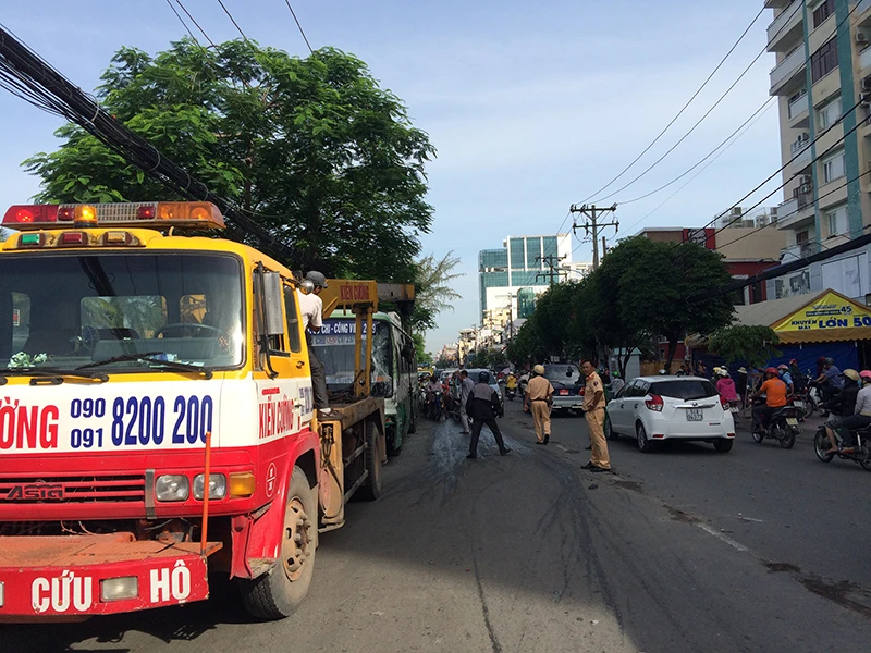 Đến khoảng 8 giờ 30 cùng ngày, hiện trường cơ bản được giải quyết