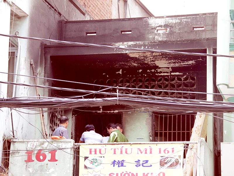 Nhiều nghi vấn vụ cô gái bị bỏng nhảy từ tầng 1 xuống đất ảnh 2