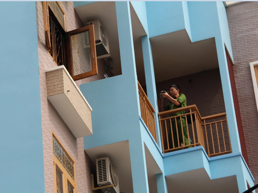 4 người bỏng nặng trong đám cháy ở TP.HCM ảnh 2