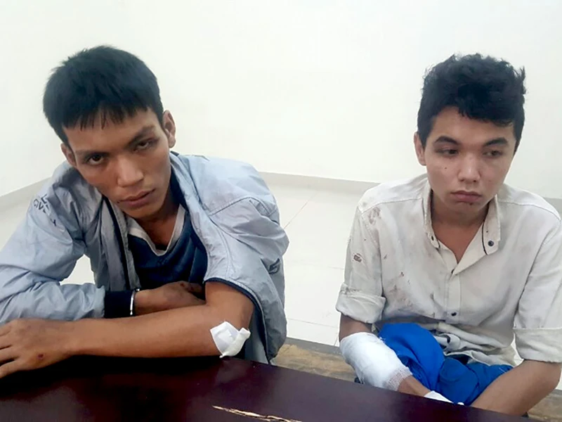 Người dân TP.HCM vây bắt 2 tên cướp trong hẻm cụt ảnh 1 Người dân TP.HCM vây bắt 2 tên cướp trong hẻm cụt ảnh 1