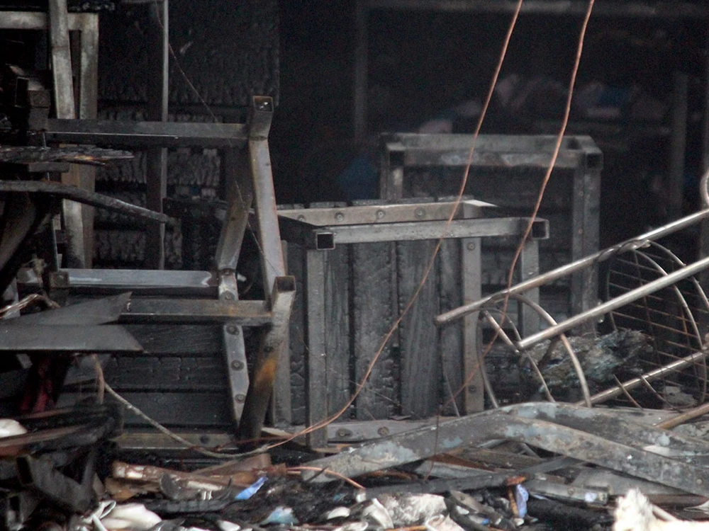 Bất cẩn lúc hàn xì, lửa thiêu rụi quán nhậu ảnh 2