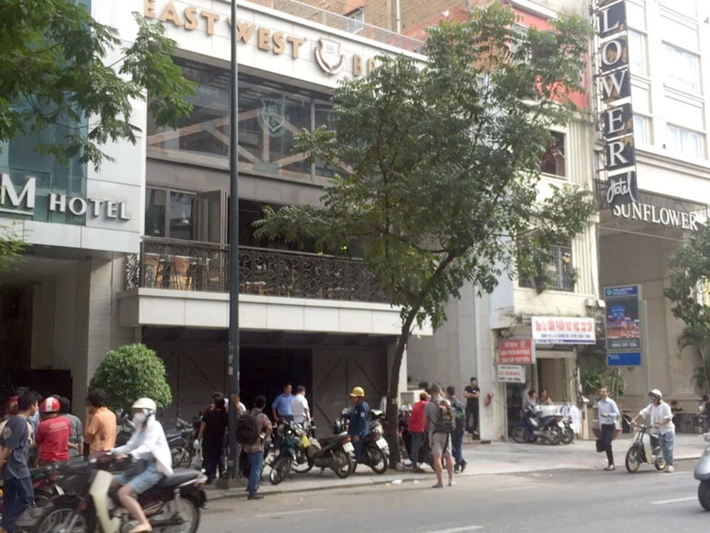 Cháy nhà hàng ở trung tâm quận 1, thực khách nháo nhào ảnh 1