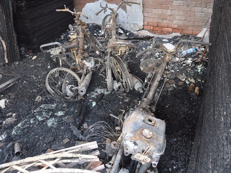 Hoản hoạn thiêu rụi nhiều tài sản trong căn nhà và khiến 4 người tử vong.