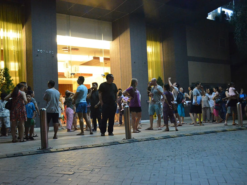 Cháy cao ốc SaiGon Pearl, hàng trăm hộ dân tháo chạy ảnh 2