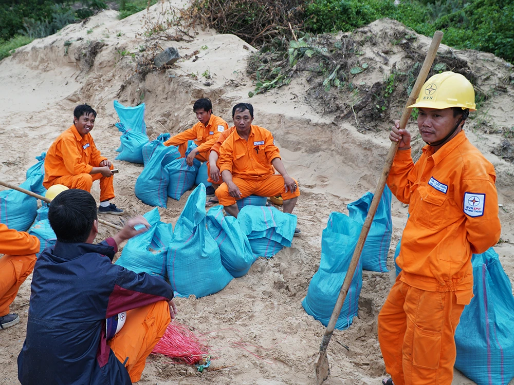 Ninh Thuận: Huy động toàn lực ứng phó bão Damrey ảnh 3 Ninh Thuận: Huy động toàn lực ứng phó bão Damrey ảnh 3