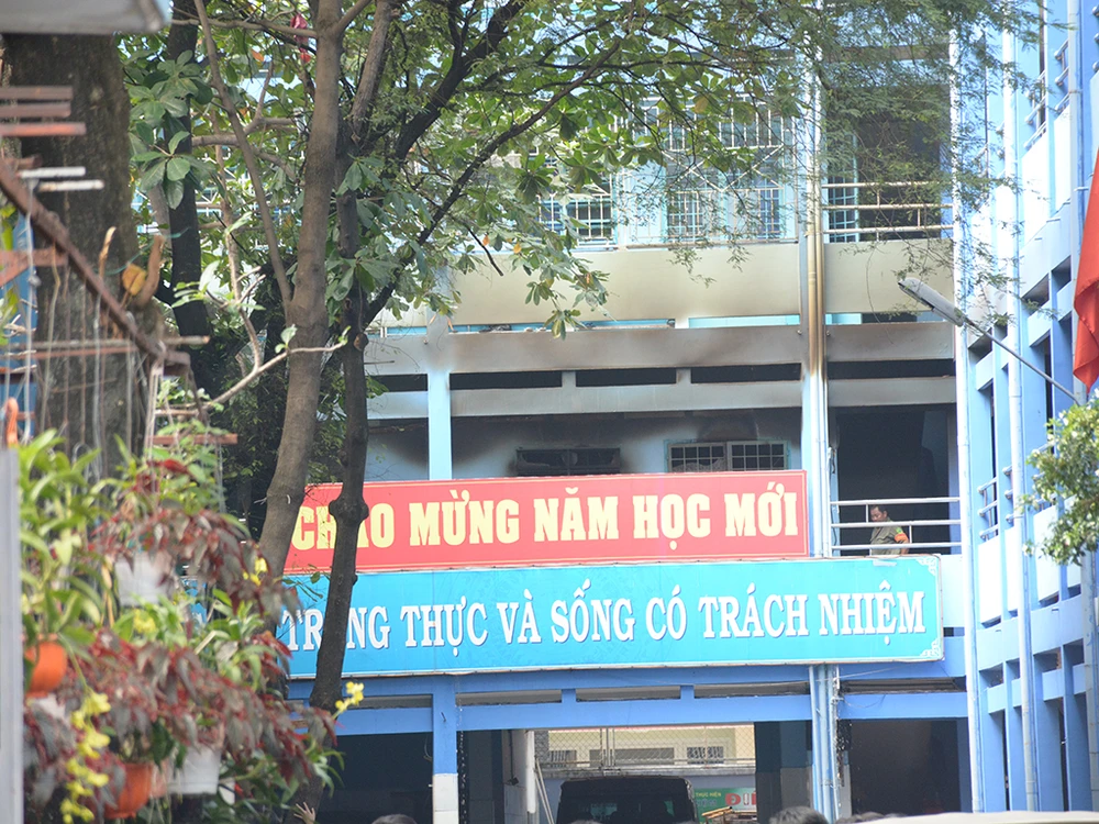 Cháy khu nội trú, hàng trăm học sinh tháo chạy ảnh 2