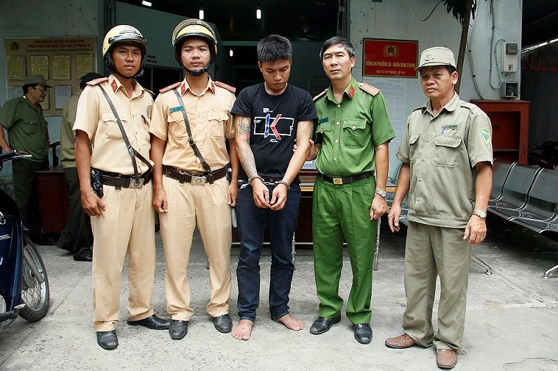 Một người Đài Loan lần theo định vị bắt kẻ cướp giật ở TP.HCM ảnh 1