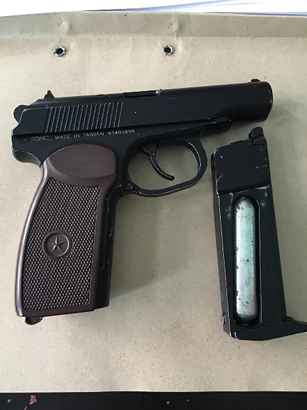 16 tuổi, thủ súng đạn bi đi trộm cướp ở vùng ven TP.HCM ảnh 1