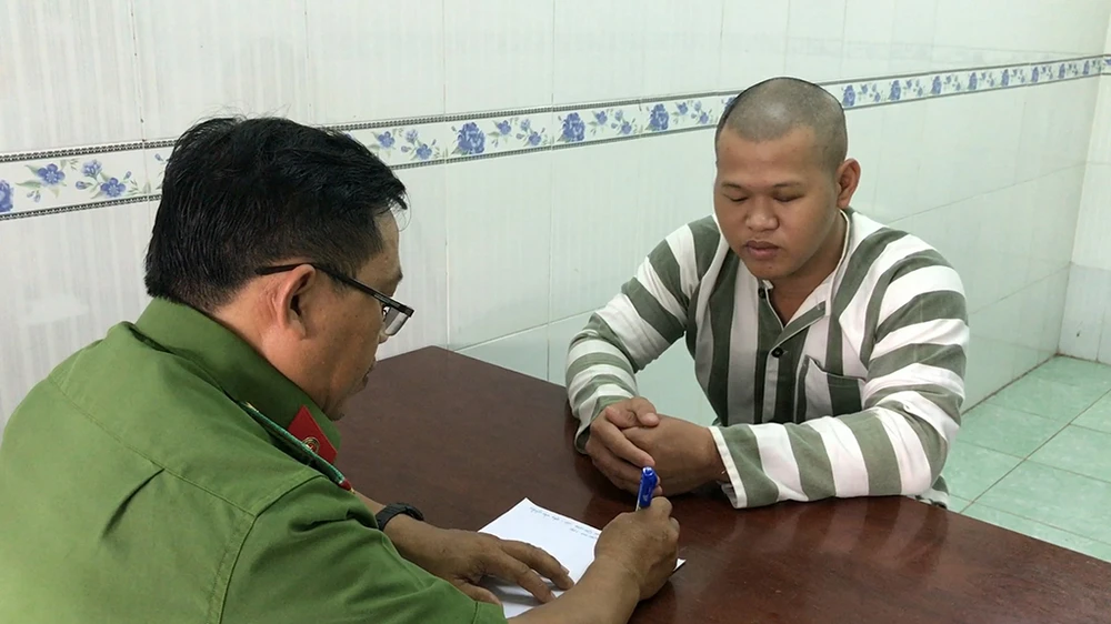 Cho vay nặng lãi đánh đập con nợ ở Bình Tân.