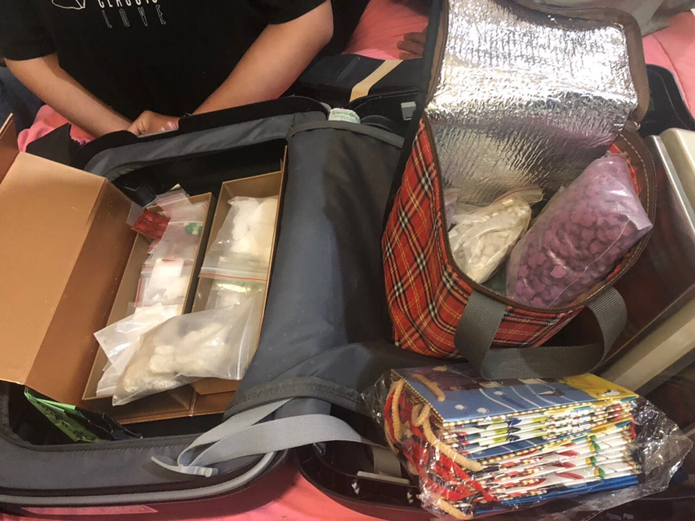 Nhóm buôn ma túy thủ súng, thuê chung cư để giao dịch ở TP.HCM ảnh 4