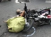 2 xe máy tông nhau, nhiều xác chó văng ra đường