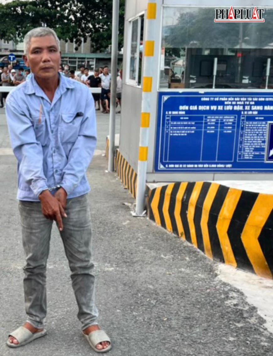 Sau khi dùng tua vít đâm chết anh D, Trí tẩu thoát về Tiền Giang thì bị Đội CSHS, Công an quận 12 bắt. Ảnh: NT