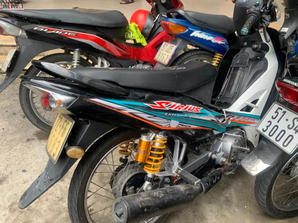 Xe máy tang vật trong vu việc. Ảnh: CA