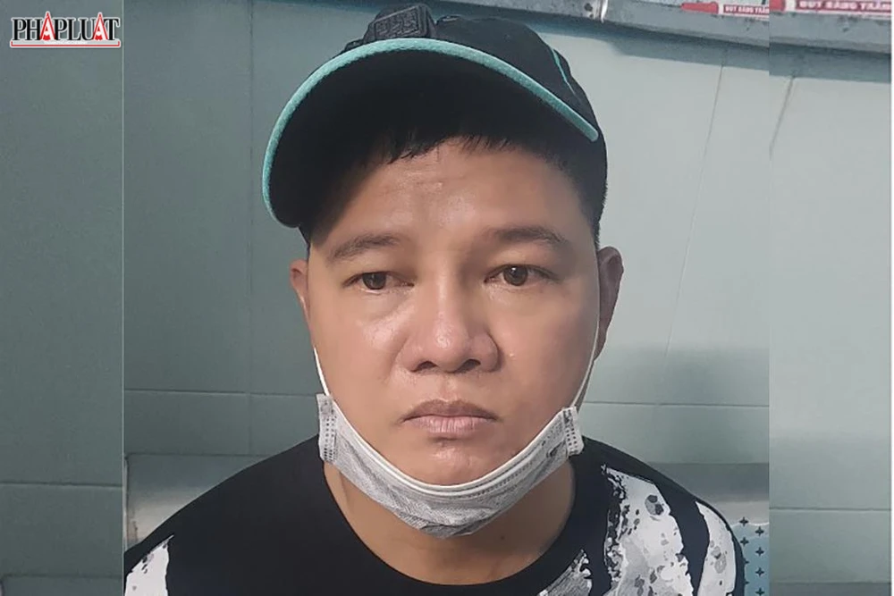 Hùng tại cơ quan điều tra. Ảnh: CA