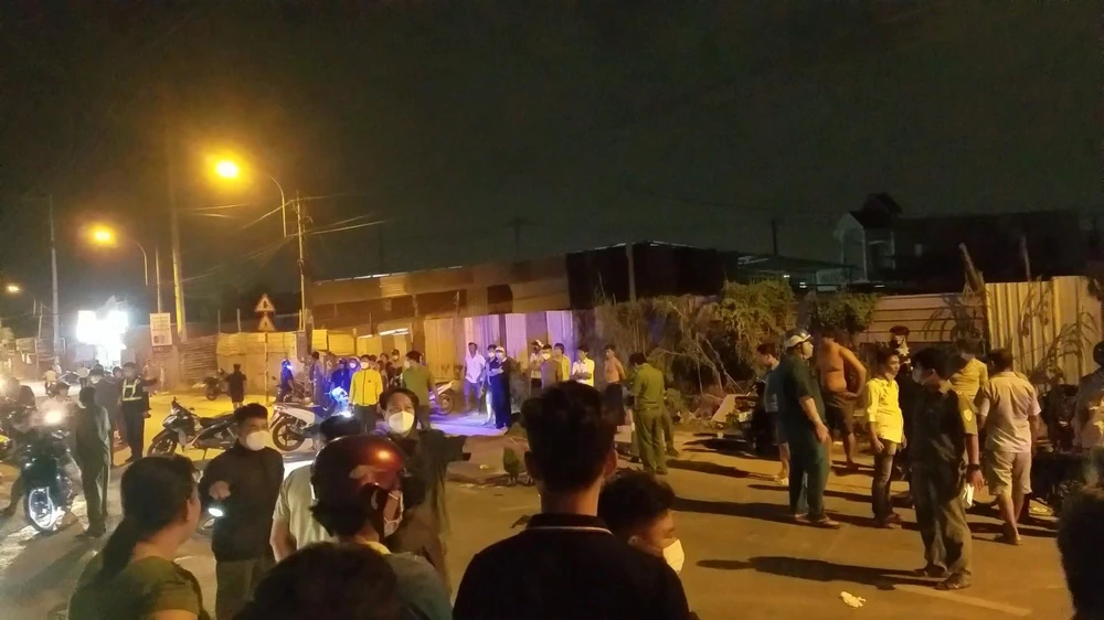 Đến khuya cùng ngày, hiện trường mới được giải quyết xong. Ảnh: HT