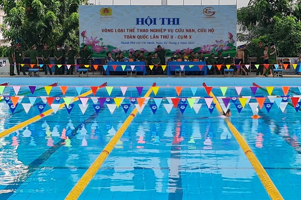 Hội thi vòng loại thể thao nghiệp vụ CNCH toàn quốc lần thứ II được khai mạc vào sáng ngày 2-6. Ảnh: NT