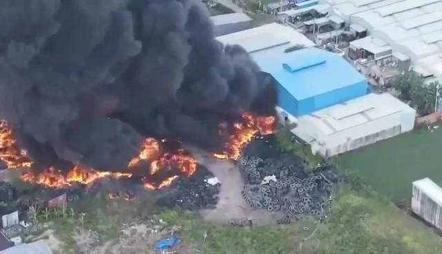 Xưởng lốp xe trải rộng trên diện tích cả ngàn mét vuông. Ảnh: NT Xưởng lốp xe trải rộng trên diện tích cả ngàn mét vuông. Ảnh: NT