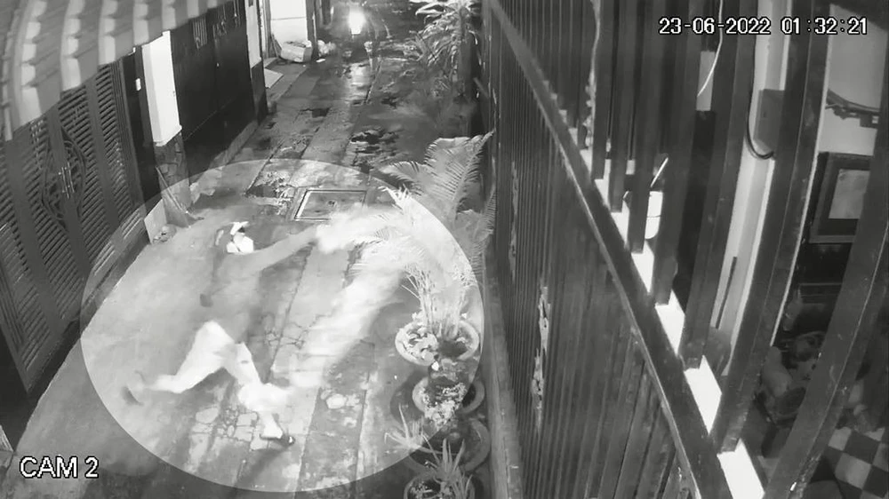 Anh N cho biết mình không hề quen biết hay vay tiền của những người này. Ảnh chụp từ clip