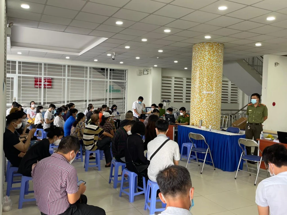 Công an quận Gò Vấp tổ chức 17 điểm thu nhận hồ sơ CCCD trên địa bàn hồi cao điểm năm 2021. Ảnh: CAGV