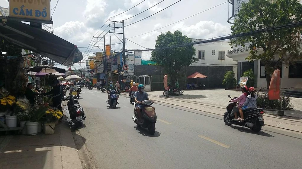 Khu vực xảy ra vụ việc trên đường Vĩnh Lộc. Ảnh: HT Khu vực xảy ra vụ việc trên đường Vĩnh Lộc. Ảnh: HT