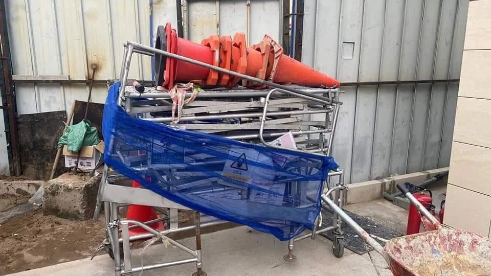 Thiết bị bị Vũ trộm đang phục vụ xây dựng công trình tuyến đường sắt đô thị số 1. Ảnh: CA Thiết bị bị Vũ trộm đang phục vụ xây dựng công trình tuyến đường sắt đô thị số 1. Ảnh: CA