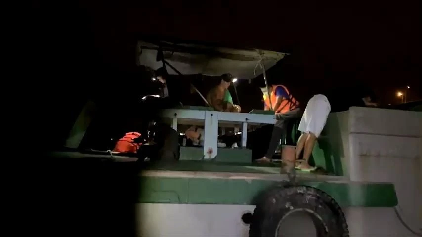 Hiện tang vật, phương tiện đang bị công an lập hồ sơ, xử lý. Ảnh: CA